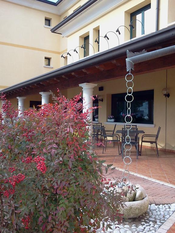 Azzano Decimo Albergo Al Portico מראה חיצוני תמונה
